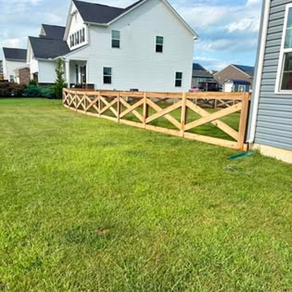 Kentucky board and crossbuck fence in Northern Kentucky